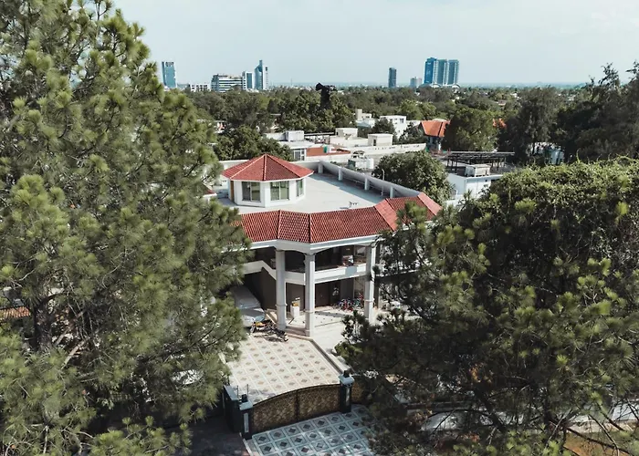 Hillside Residence E-7 By Paramount Hospitality