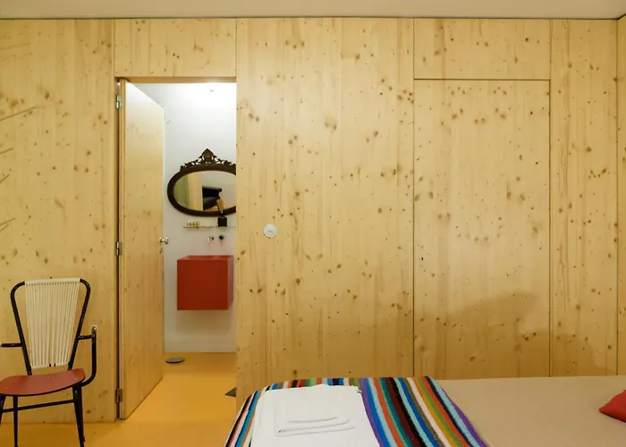 Hotel familiar: 14º Esquadra — Cais Das Pedras Guest House