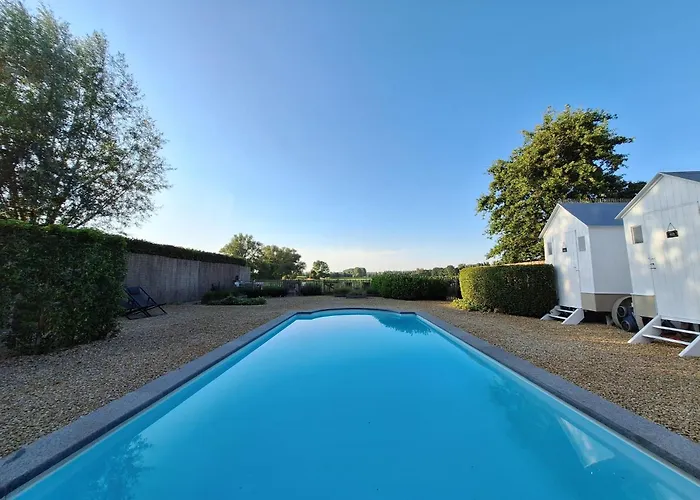 Casa-Cosi: Flats with Parking, Terraces & Garden Pool
