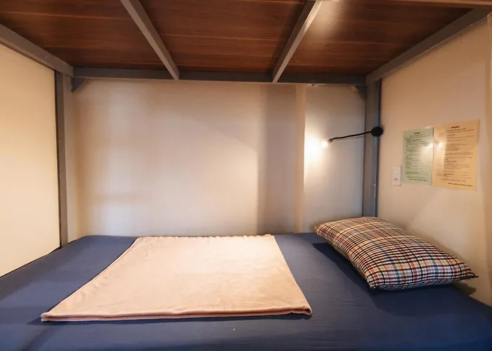 Hostel: 9 Hostel And Suites