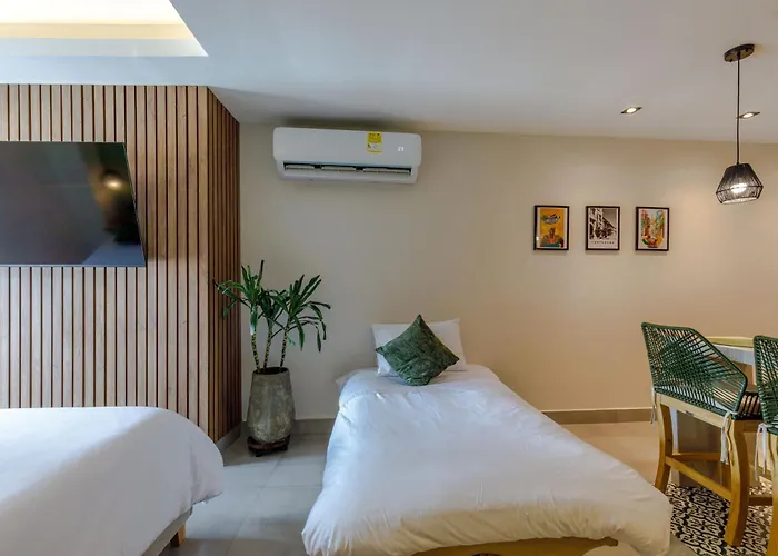 De La Cruz Studio Apartments