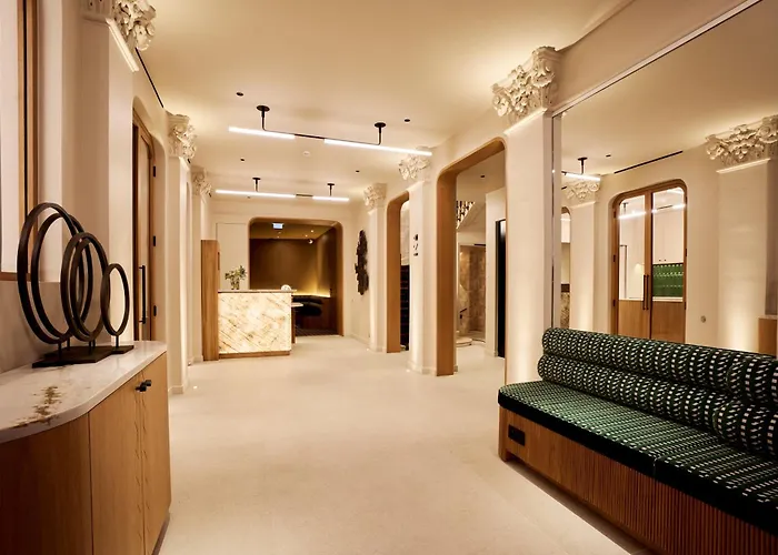 6 Vh Hotel