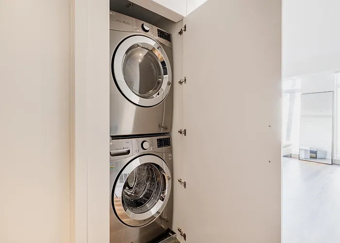 4 star hotel: Westview Luxury Suites