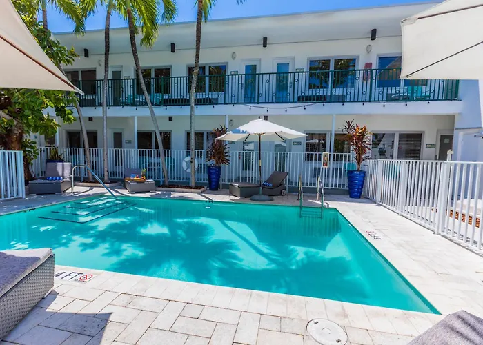 Hotel with view: Seaside All Suites Hotel