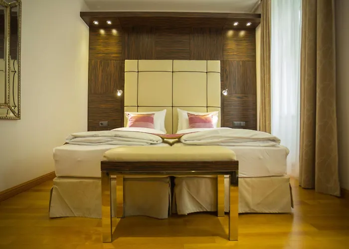 Pet Friendly hotel: Best Western Plus Hotel Arcadia