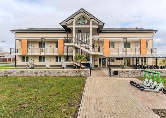 Safari Hotel