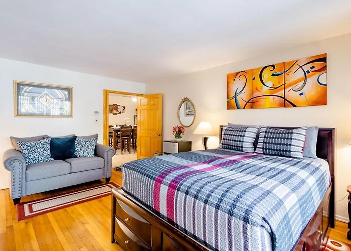 Spacious Comfy Room In Cozy Classy Duplex