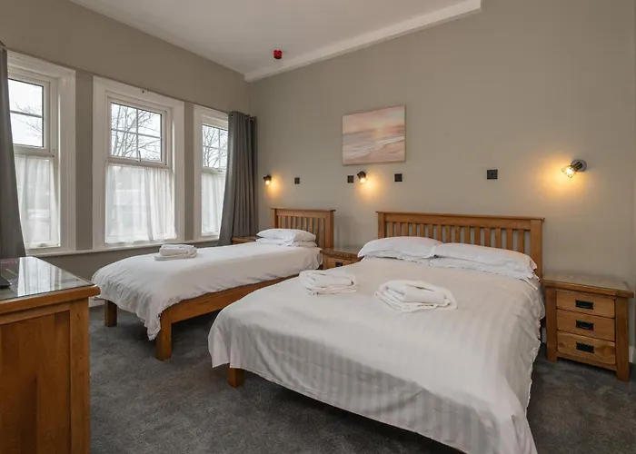 Hotels Close to Airport Ascot Grange & Apartments