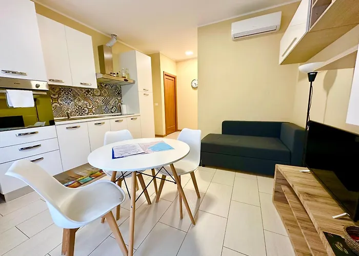 Grab A Flat In Coroneo