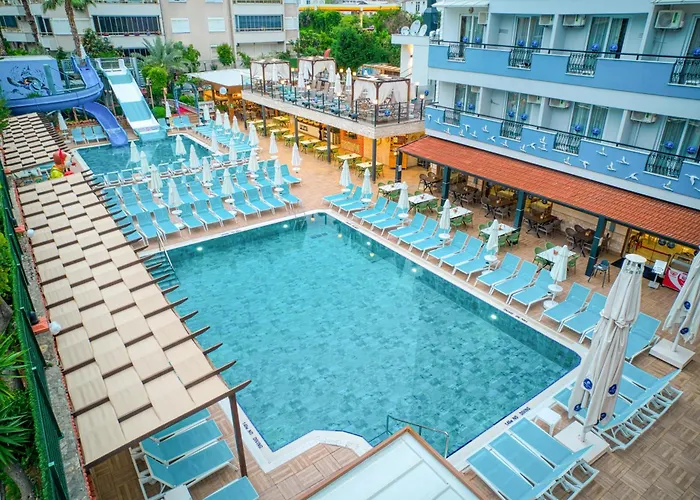 Luxury hotel only: Club Big Blue Suit Hotel