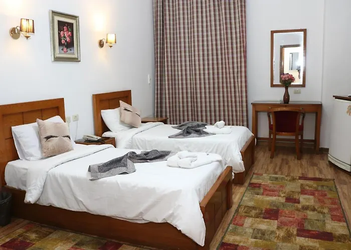 Hyde Park House Hotel
