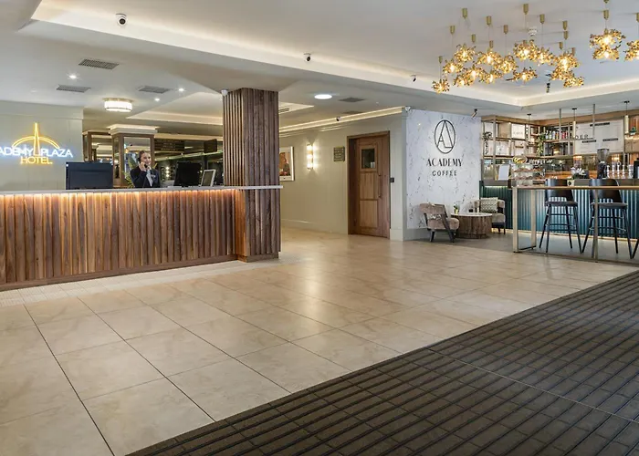 Central hotel: Academy Plaza Hotel