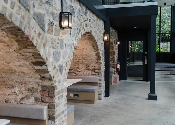 Apartment: Destiny Student - Ardee Point