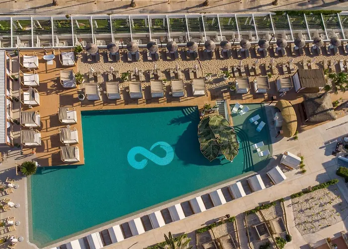 Family Friendly Hotels Lago Resort Menorca - Casas Del Lago Adults Only