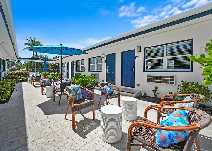 Hotel: Hollywood Beach Suites And Hotel