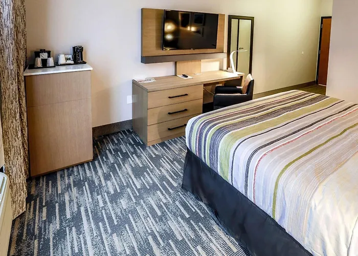 Hotel with view: Country Inn & Suites By Radisson Nashville Airport Tn