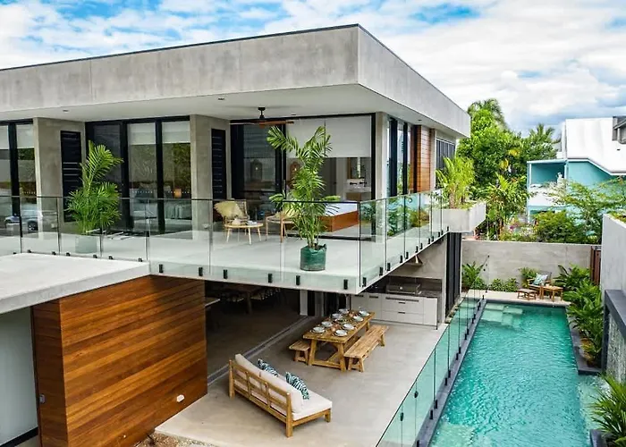 Villa: Azure Port Douglas - Luxurious & Modern