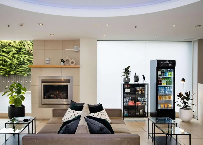 4 star hotel: The Terrace Hotel Adelaide