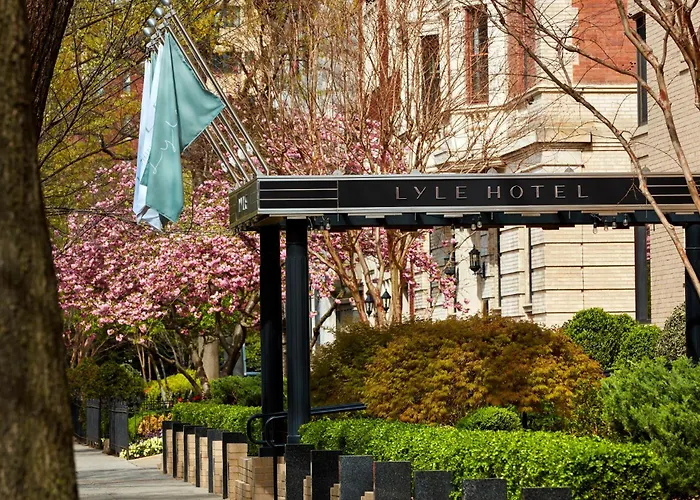 Hotel with view: Lyle Dc