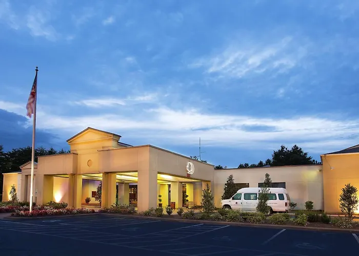 Doubletree By Hilton Charlotte Airport