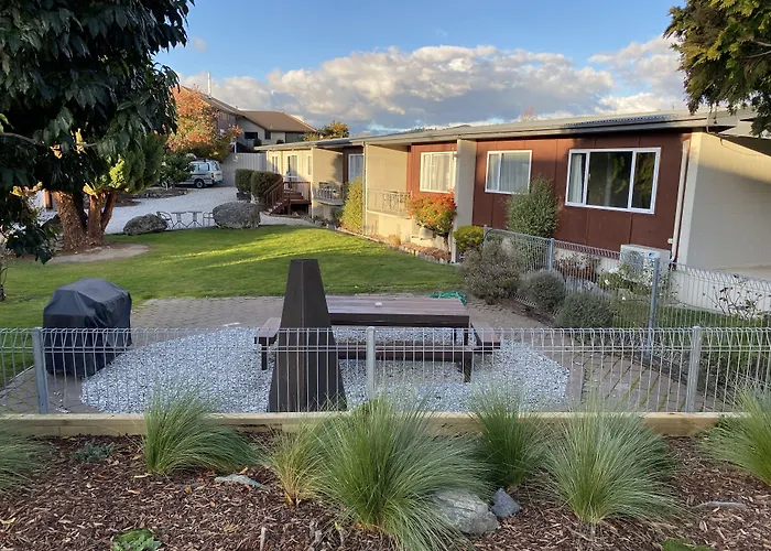 Manuka Crescent Motel