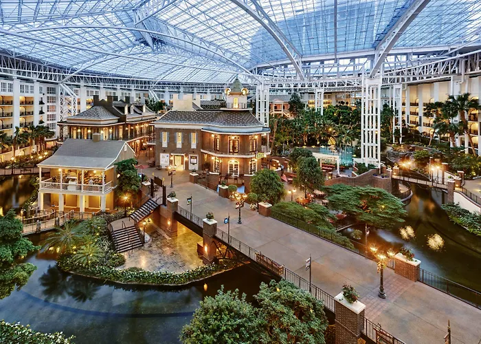 Family Hotel: Gaylord Opryland Resort & Convention Center