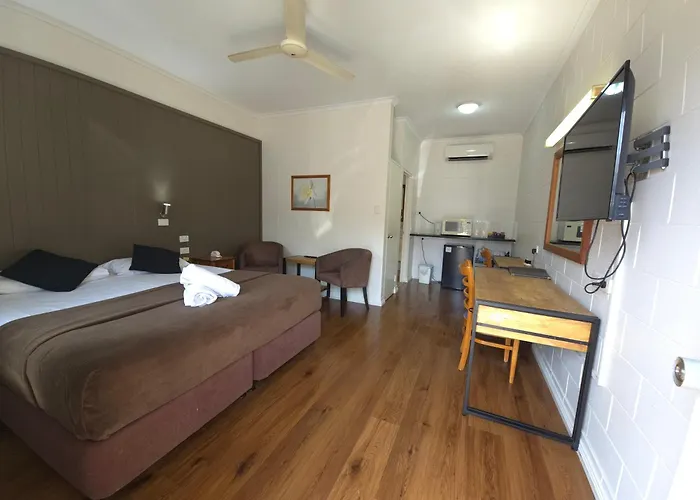 Cheap hotels Colonial Rose