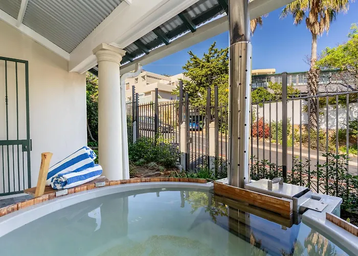 Guest house: Camps Bay Village - Stone Cottages
