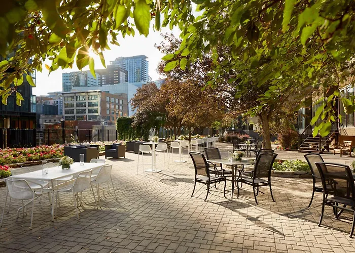 Family resorts Doubletree By Hilton Montreal
