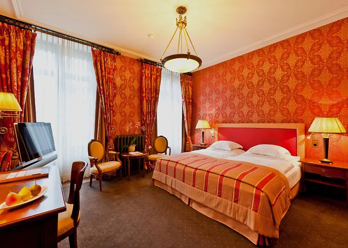 Grand Hotel LES TROIS ROIS