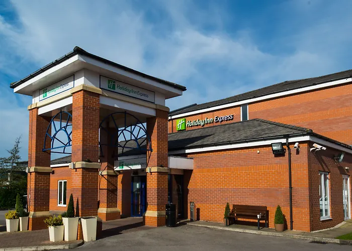 Golf hotel: Holiday Inn Express Manchester East By Ihg