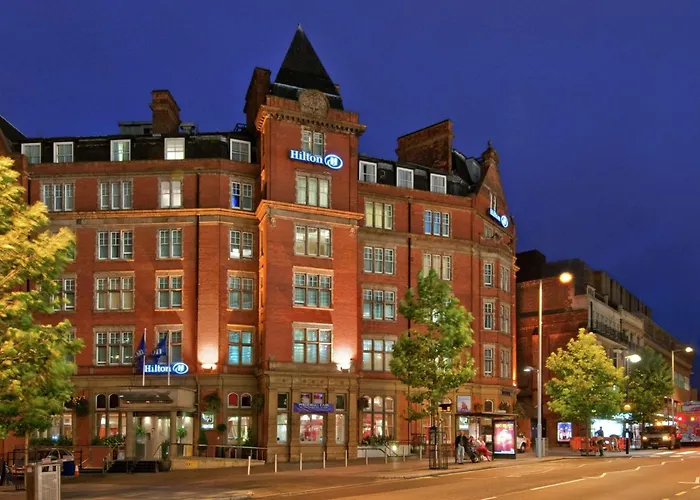 Hotel with pool: Hilton Nottingham Hotel