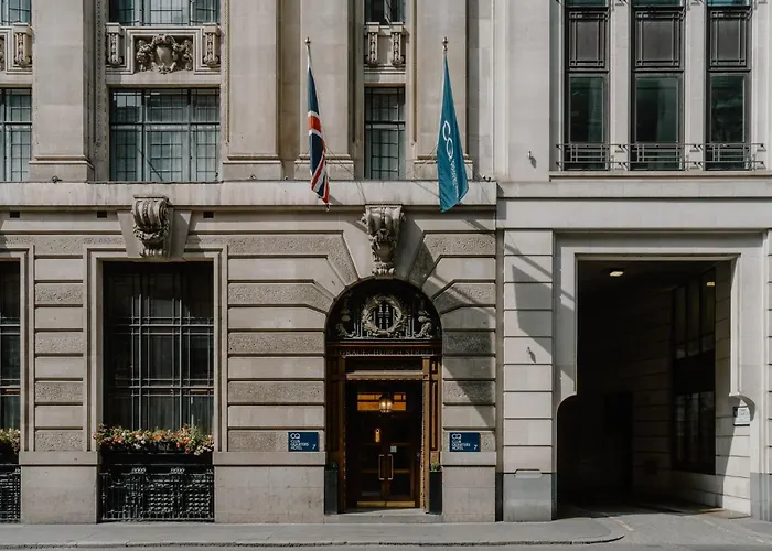 Pet Friendly hotel: Club Quarters Hotel London City, London