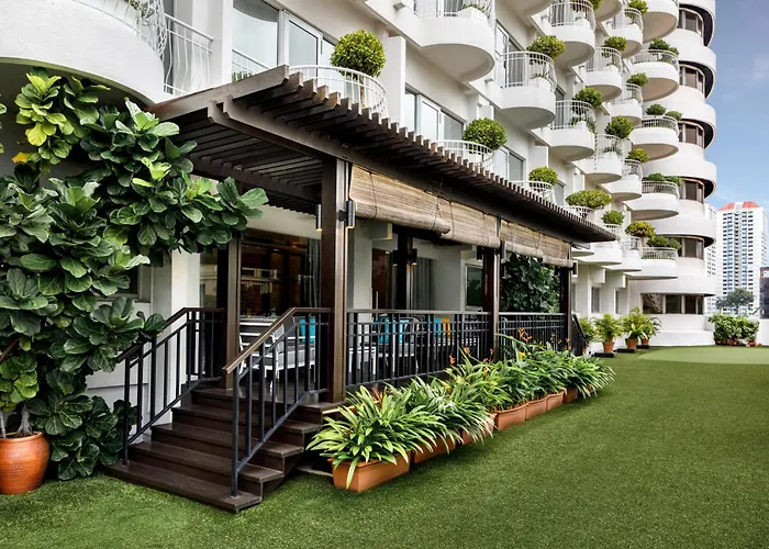 Beach hotel: Copthorne King'S Hotel Singapore