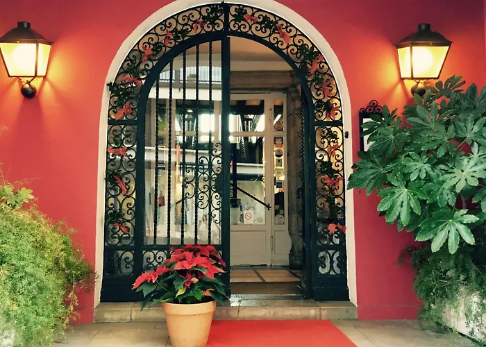 Hôtel accueillant les animaux: Grand Hôtel de la Poste