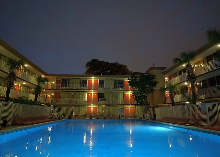 Resort: Red Carpet Inn Airport Fort Lauderdale
