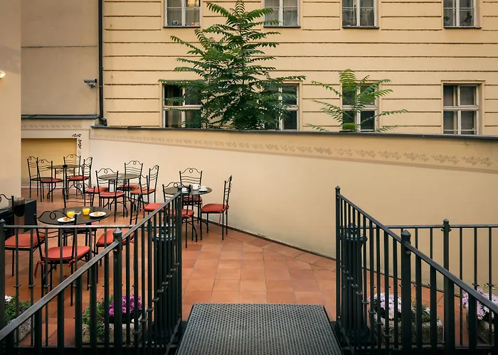 Caesar Prague