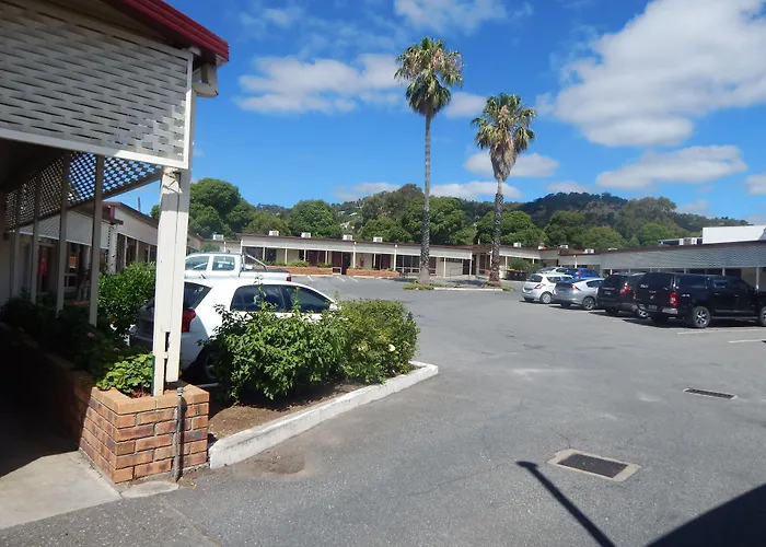 Jacksons Motor Inn