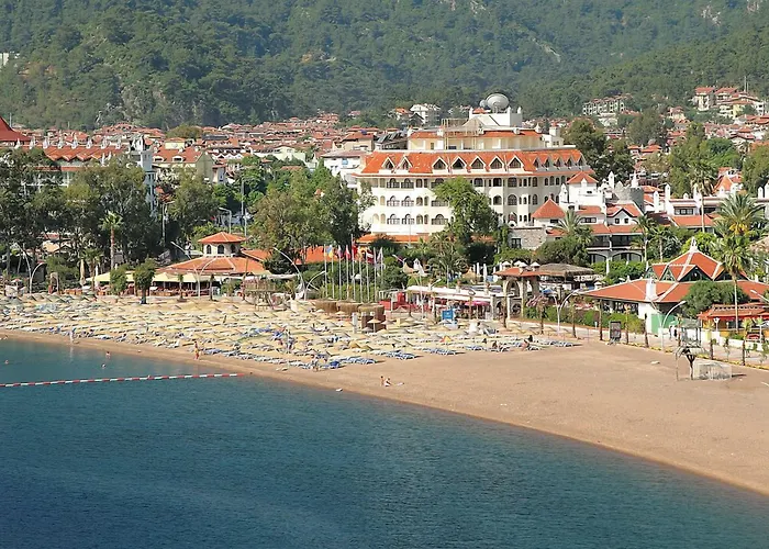 Luxury hotel only: Fortuna Beach Hotel