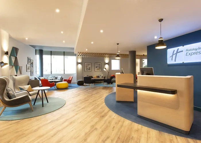 Pet Friendly hotel: Holiday Inn Express Cheltenham Town Centre By Ihg