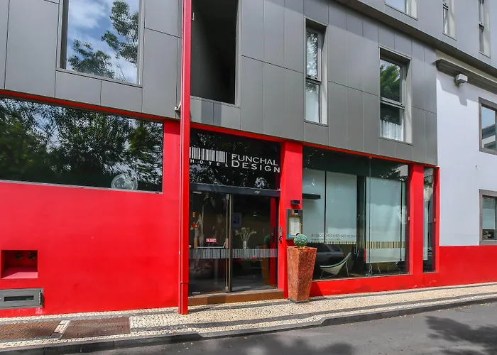 Pet Friendly hotel: Funchal Design Hotel
