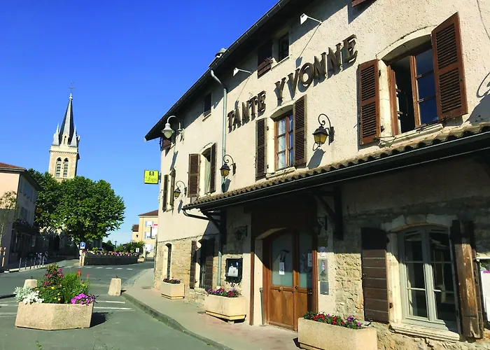 Logis Hôtel Tante Yvonne&son restaurant semi-gastronomique - Lyon Nord