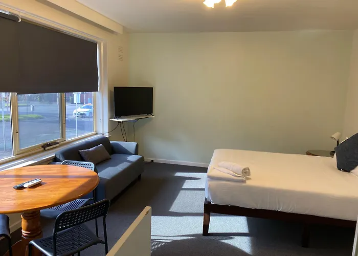 City Edge East Melbourne Apartment Hotel