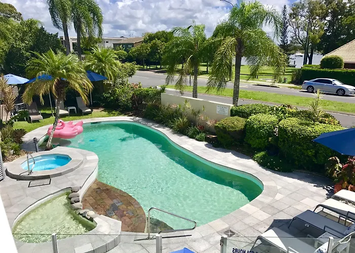 Noosa Boutique Apartments & Elkhorn Villas