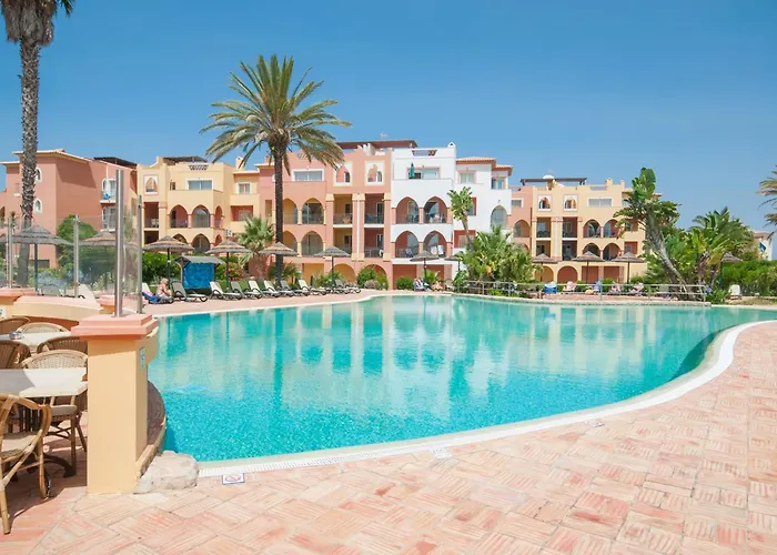 Hotel com parque aquático: Jardim Da Meia Praia Resort