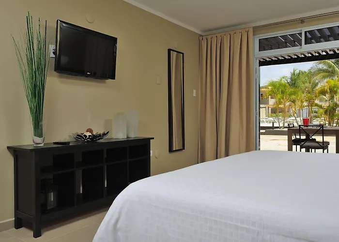 Pet Friendly hotel: Eden Beach Resort - Bonaire