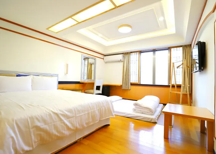 Phoenix Pavilion Hot Spring Hotel