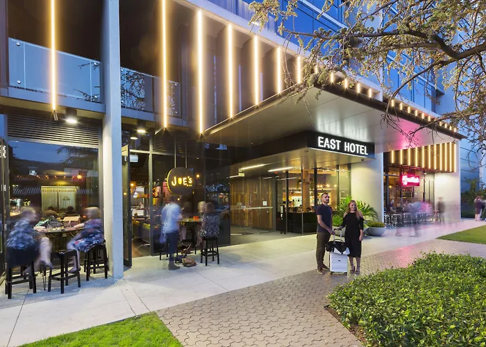 Romantic hotel: East Hotel And Apartments