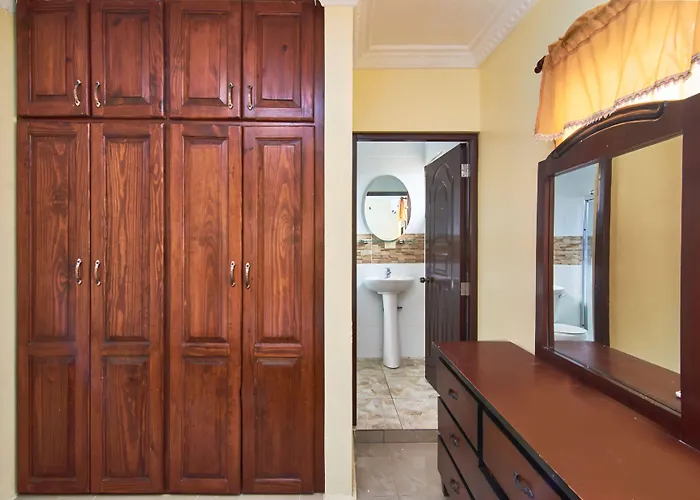 Tropical Island Apartahotel