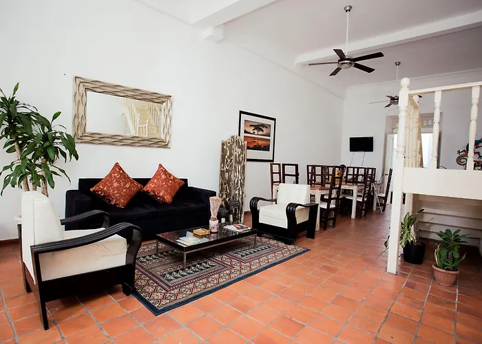 Hotel with view: Hotel Portes 9